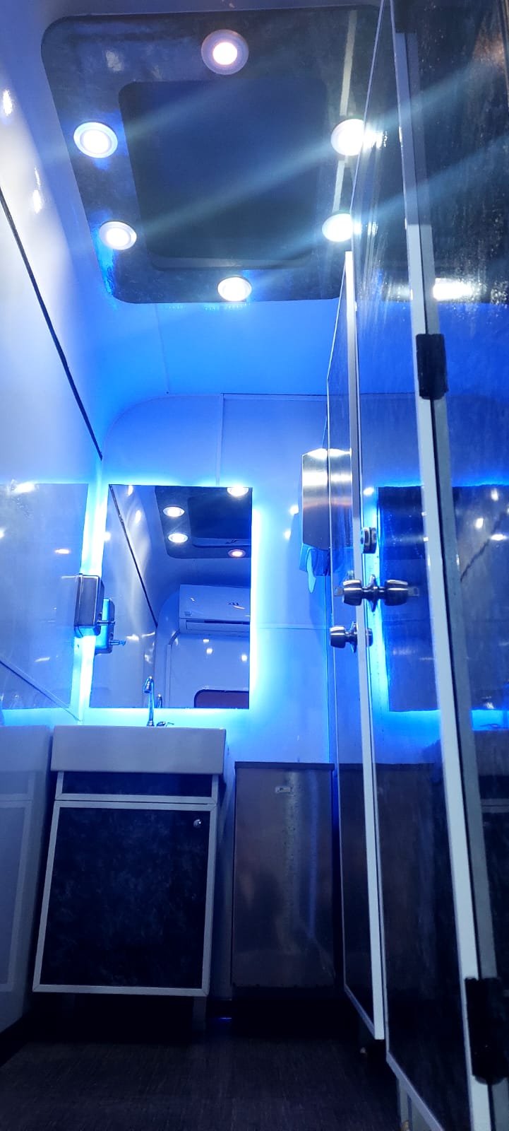 Etkinlik Tuvaleti Makyaj Aynası